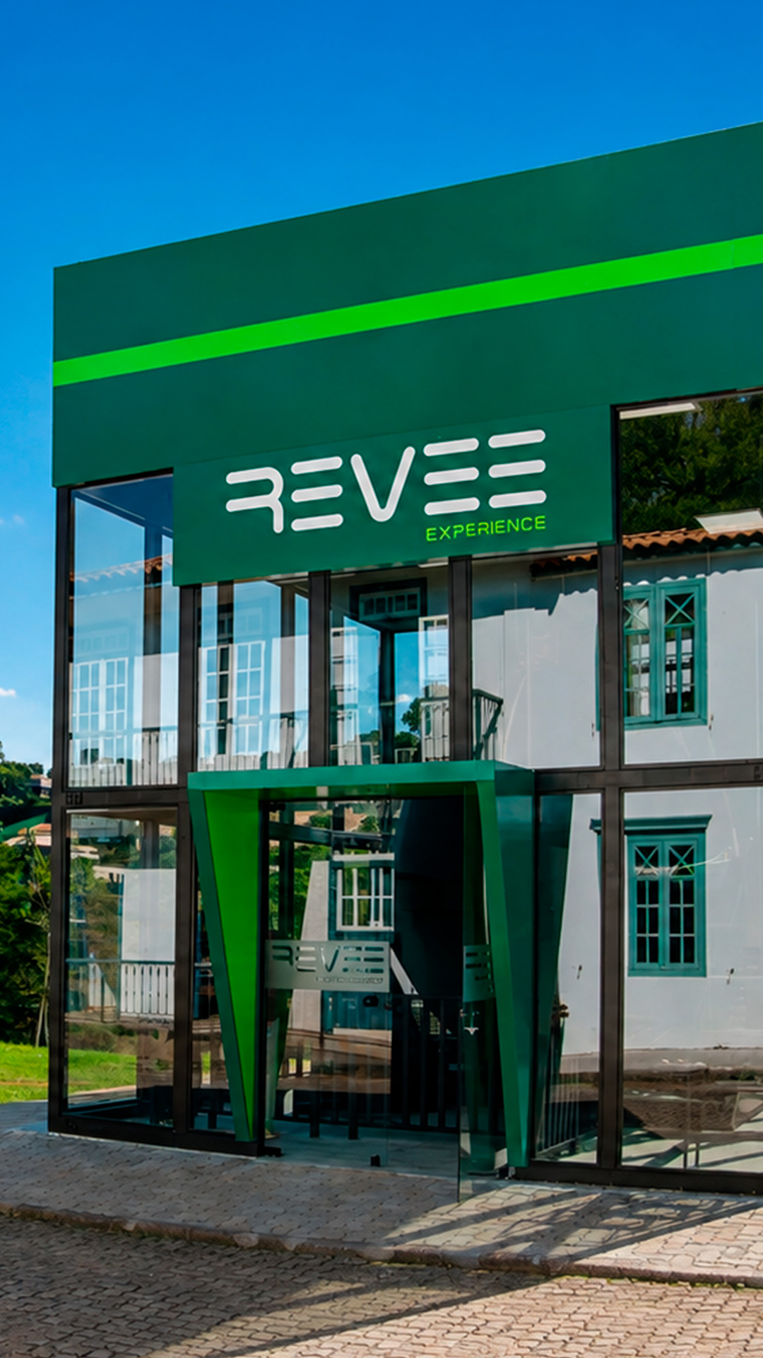Fachada da REVEE Experience no Hotel Fazenda Dona Carolina